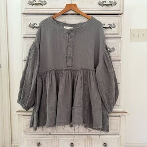 Vici Gray Textured Button-Down Top